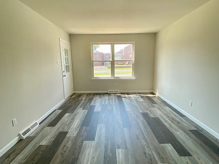 204 Gateway Blvd #A — Photo 3