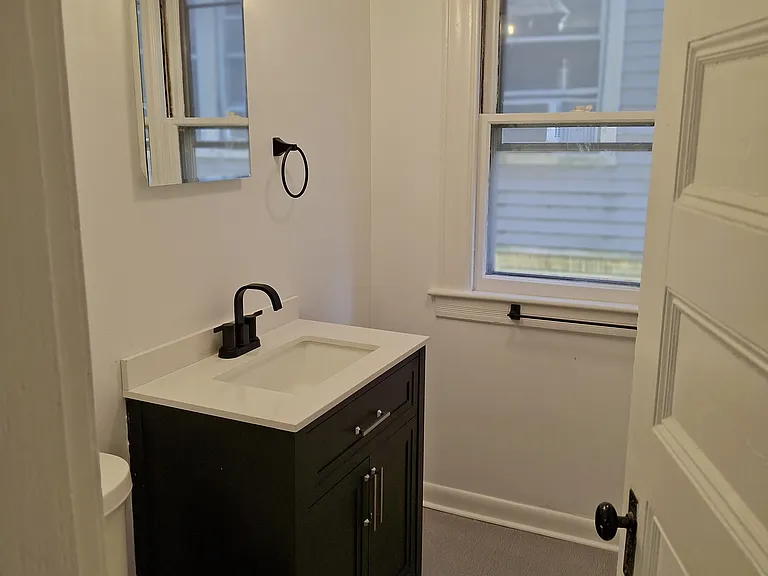 83-85 Fort Pleasant Ave #85R — Photo 10