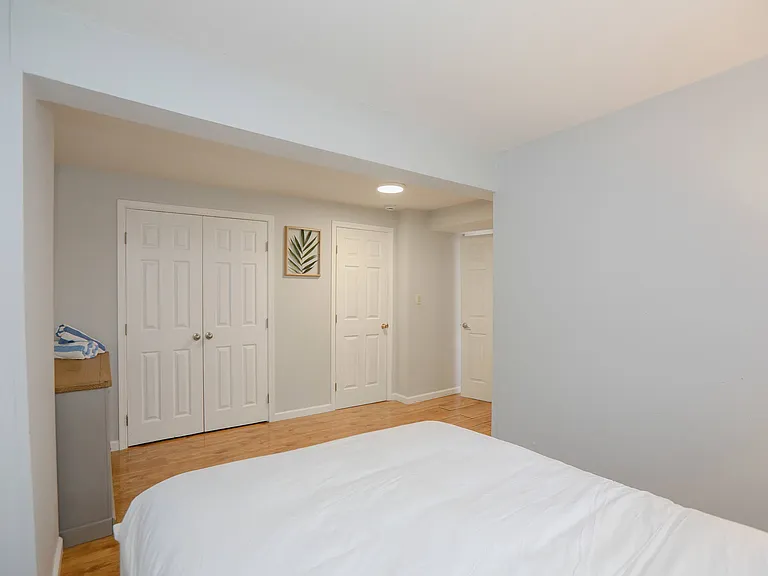 W Ocean View Ave — Photo 14
