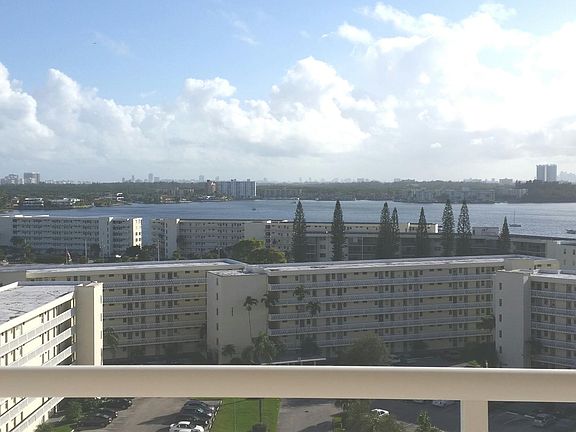 5th image of 18031 Biscayne Blvd APT 1203