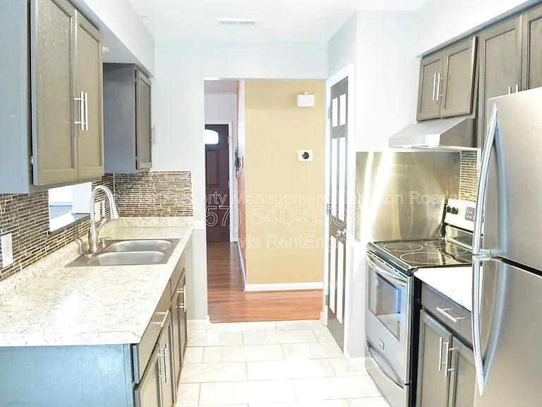 826 Maywood Cir — Photo 9