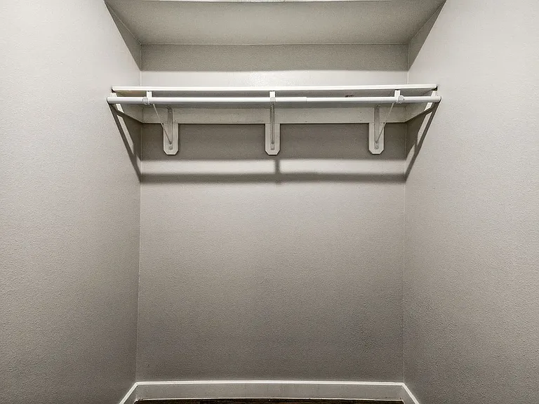 Junius Place Apartments — Photo 3