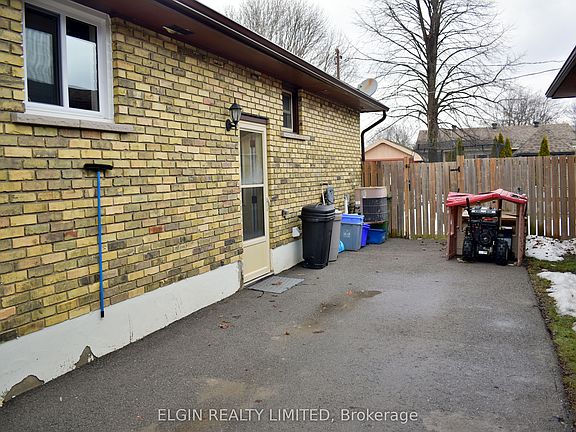 4th image of 24 Dyer St