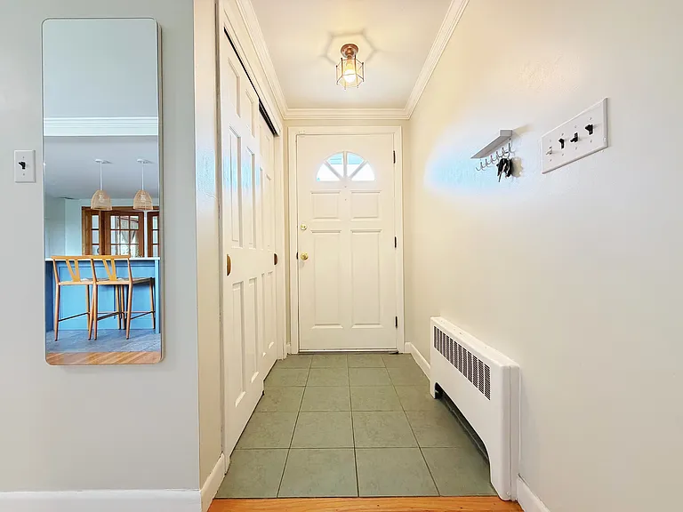 318 Mystic St — Photo 12