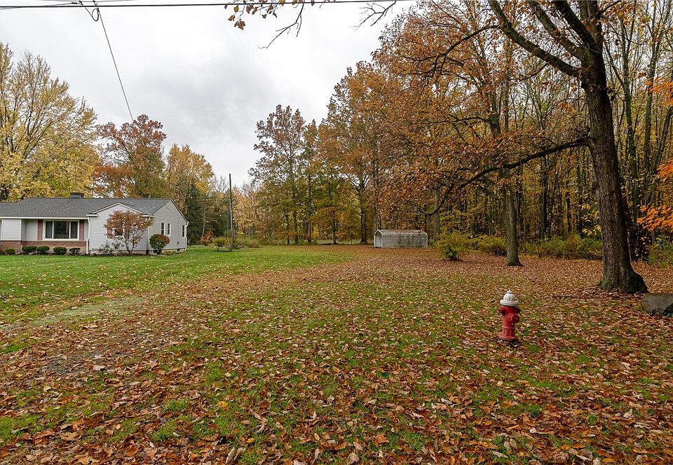 2nd image of Meadow Ln