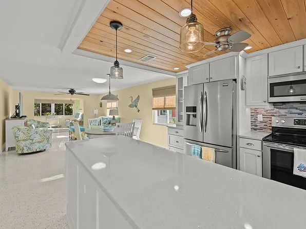 914 Spanish Dr S, Longboat Key, FL 34228