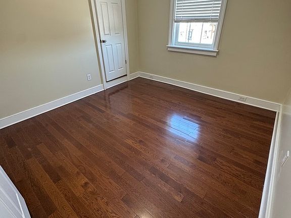 5th image of 201 E Bank St #4