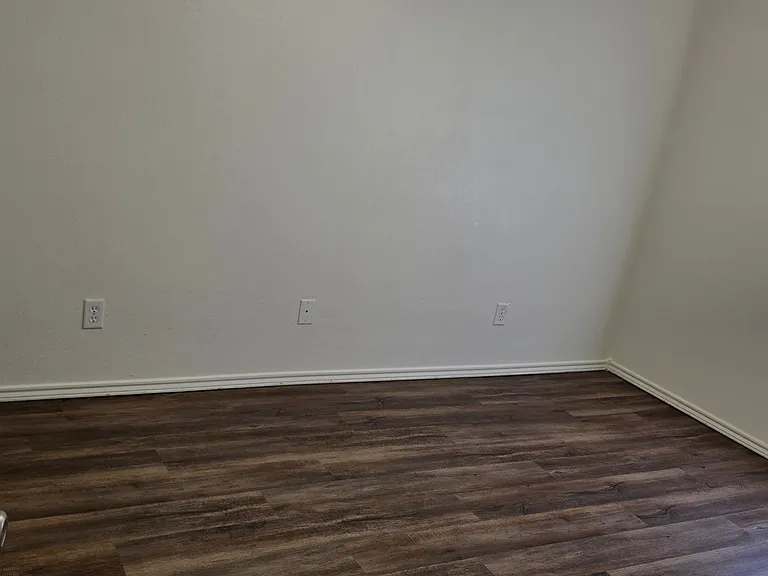 Autumn Ridge 2 BR/2 BA — Photo 30