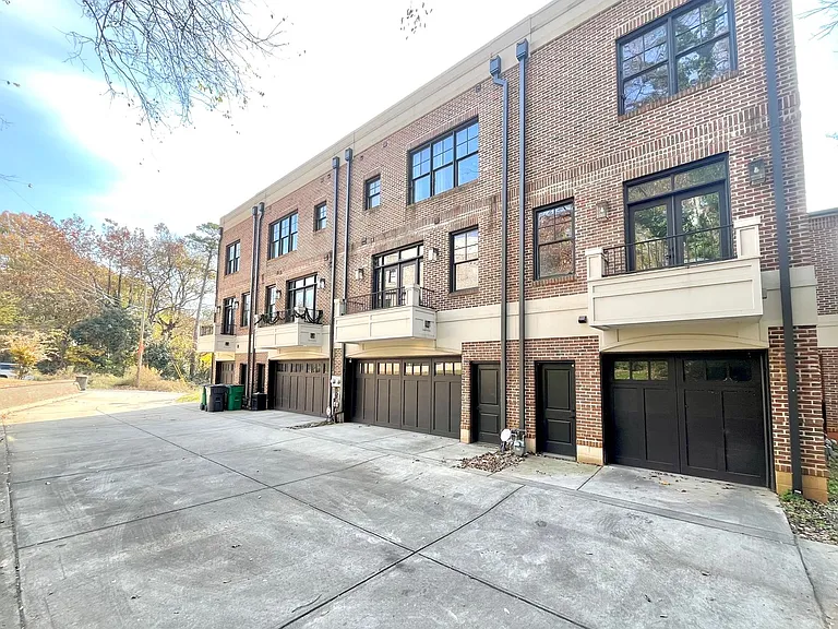614 West Blvd — Photo 22