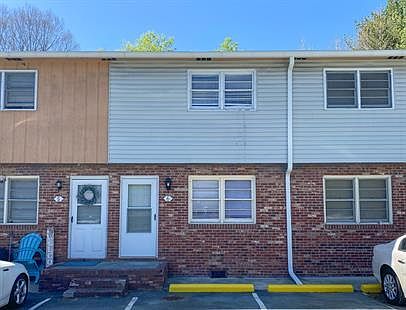 1st image of 303 Pineywood Rd #6