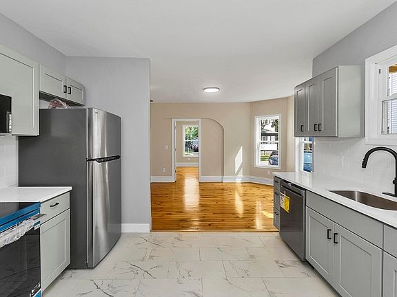 3rd image of 58 Euclid Ave