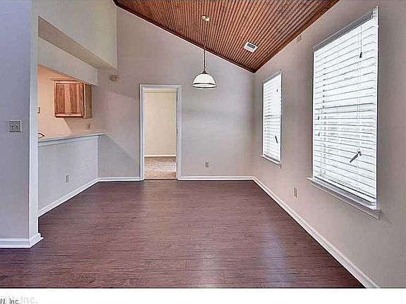 3rd image of 210 Quarter Trl APT G