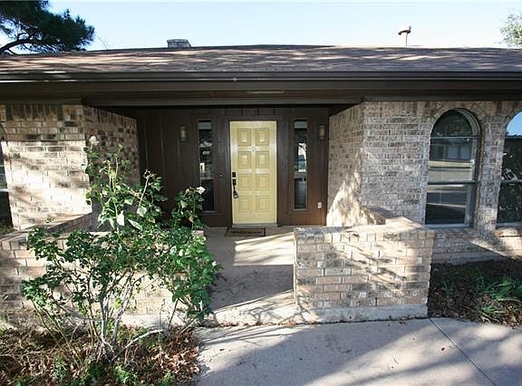 3rd image of 1012 Chriswood Dr