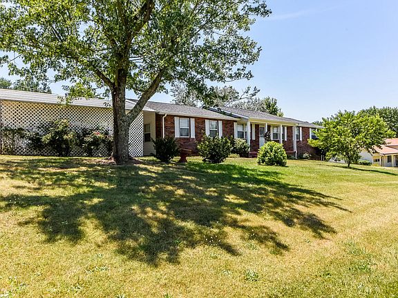 5th image of 807 Peterson Ln
