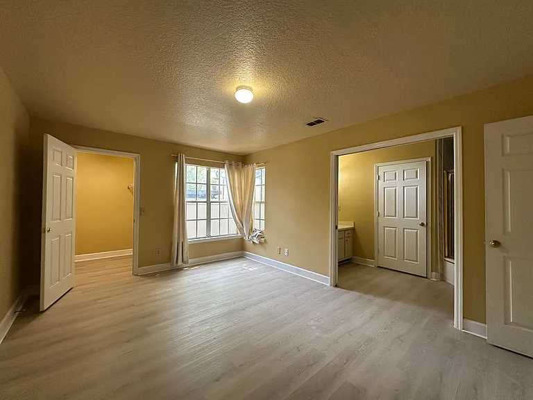 1567 Farrindon Cir — Photo 13