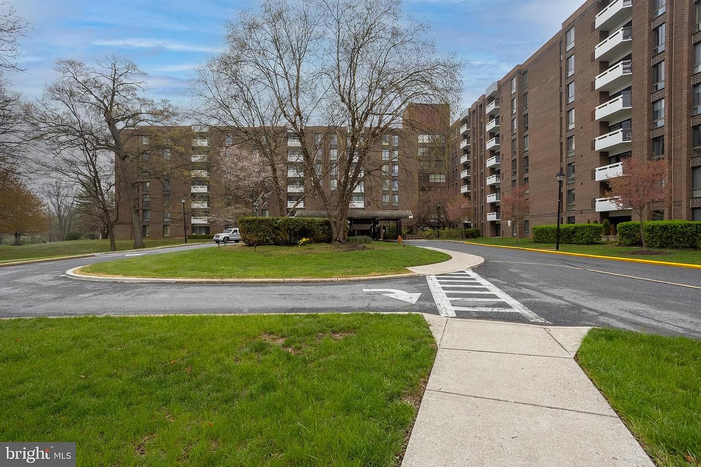 7 Slade Ave APT 511