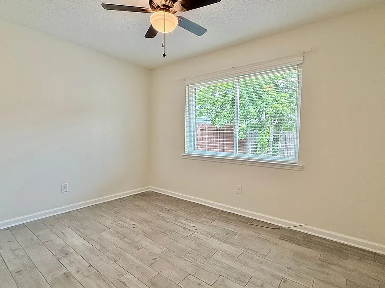 75 Woody Ct — Photo 24
