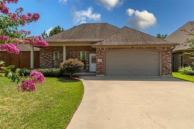 1st image of 128 Winding Brook Dr