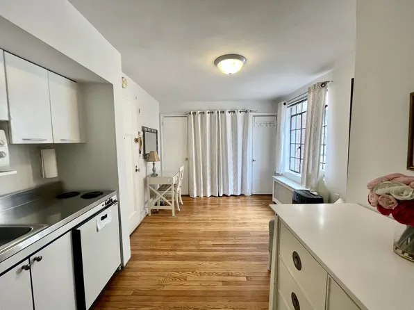 304 East 41st Street image 1 of 9