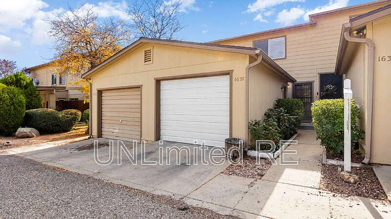 2 bed, 1.5 bath, 1280 sqft, $1,500 — Photo 2
