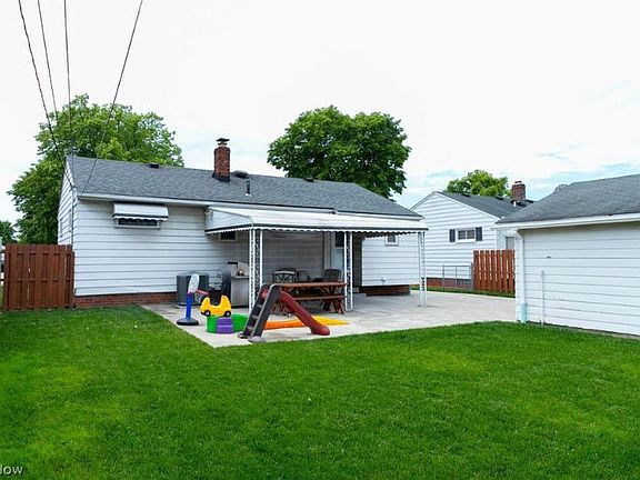 3rd image of 4759 Heather Ln