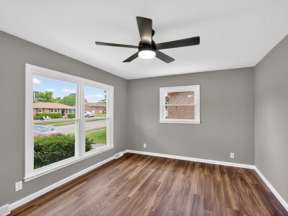 4th image of 374 Gawaine Dr