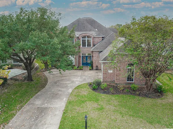 131 Monterrey Rd E, Montgomery, TX 77356