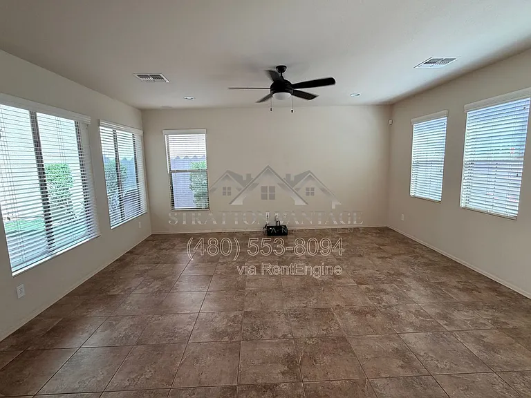4467 E Remington Dr — Photo 2
