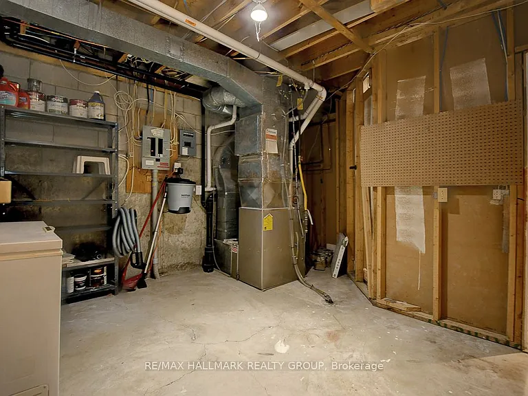 261 Bruyere St — Photo 38