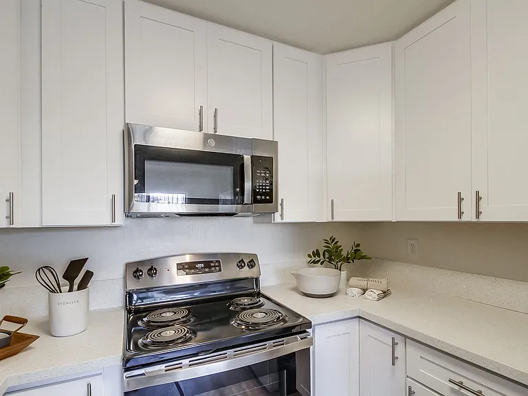 Mesa Vista Apartment Homes — Photo 19