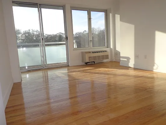 Rented by Bahar Management | media 40