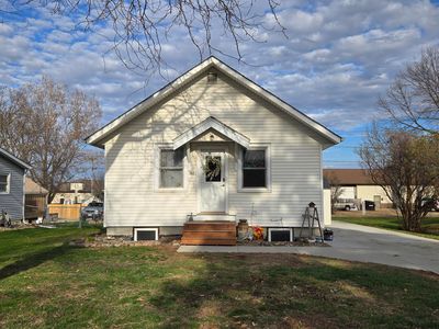 361 S Montgomery Ave, Le Center, MN, 56057