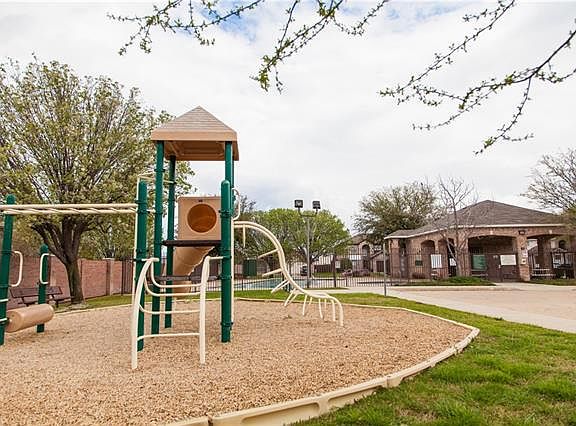 4th image of 4112 Cardigan Dr