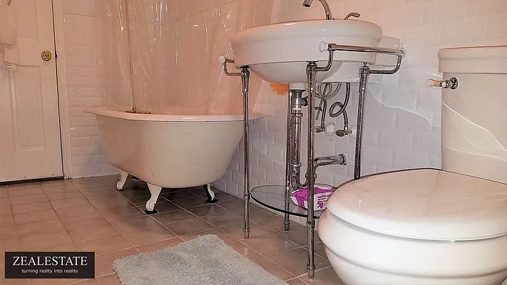 Rented by ZealEstate Group Inc | media 44