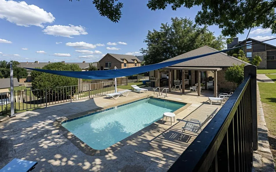 2 bed, 1805 sqft, $2,299 — Photo 4