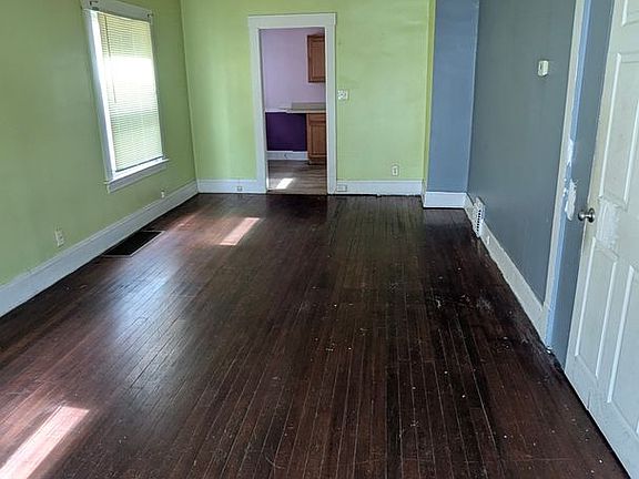 2nd image of 3712 W 42nd St