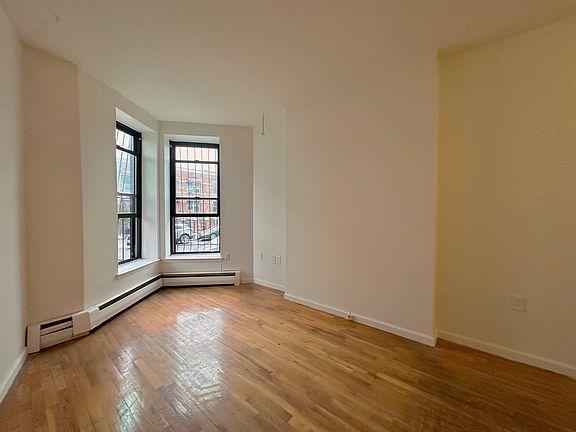 5th image of 417 Chauncey St APT 1A