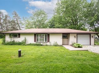 12735 Vincent Dr, Mantua, OH