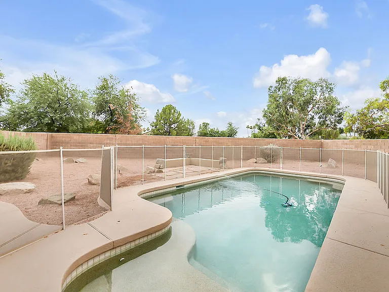 1380 N Concord Ave — Photo 32
