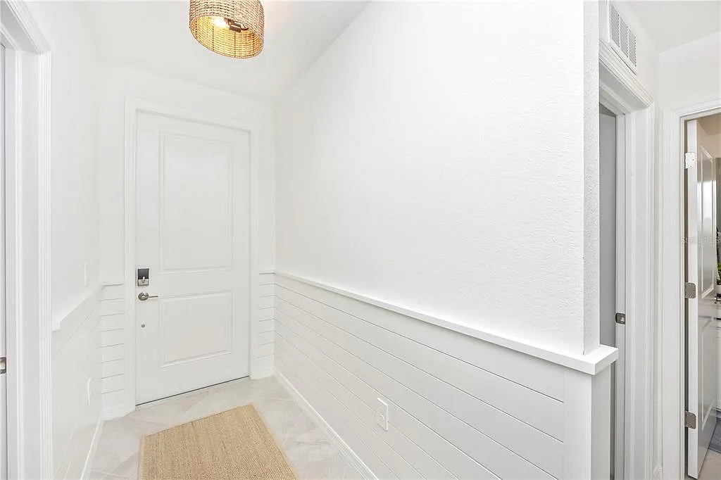 2 bed, 2.0 bath, 1154 sqft, $5,500 — Photo 2