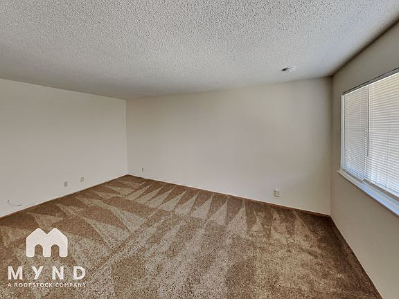 3rd image of 870 Burbank Dr APT 8