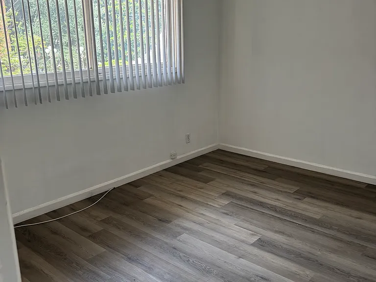 5131 Bakman Ave #8 — Photo 9