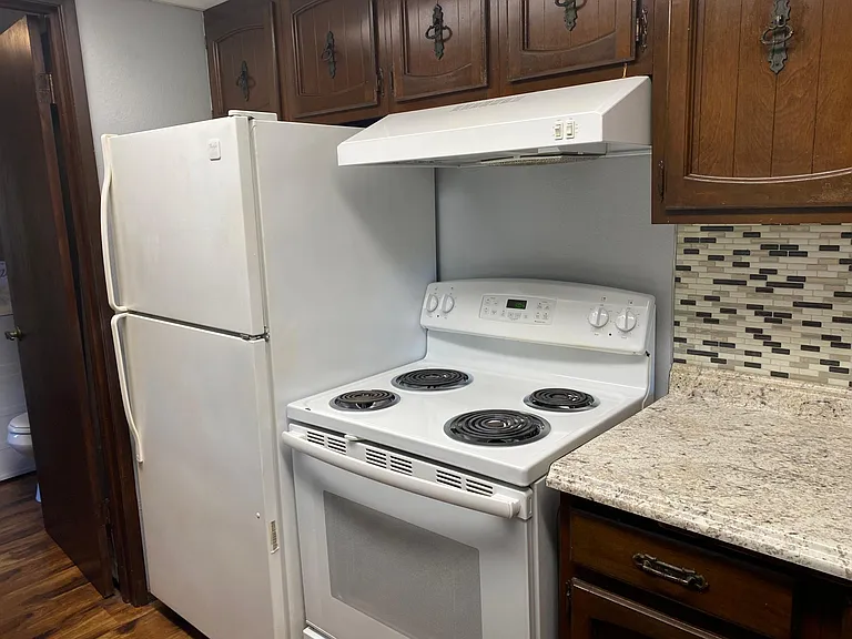 526 Shattuck Ave S #A — Photo 13