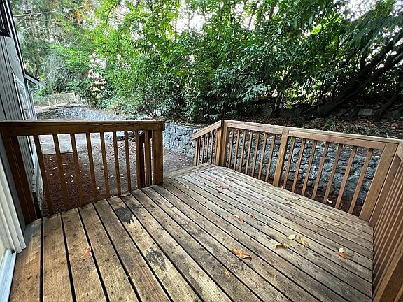 4th image of 810 NW Hidden Meadow Way