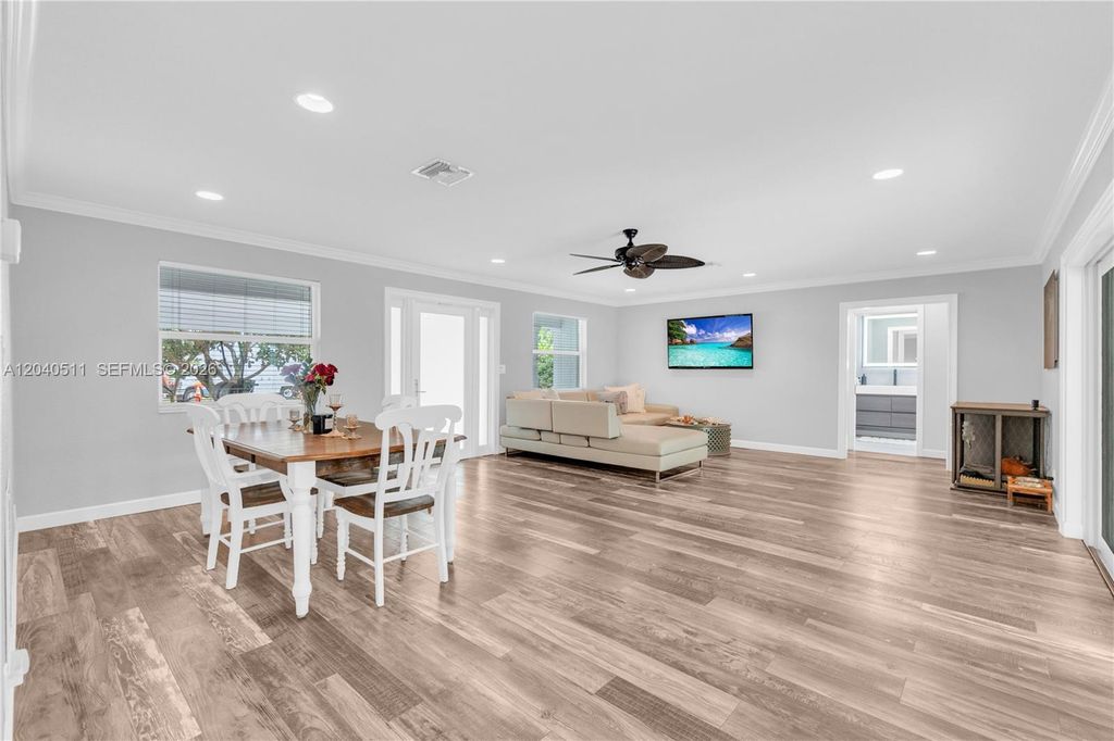 1405 SW 4th Ter, photo 5