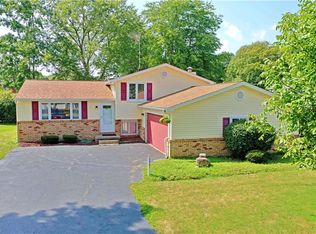 1398 Northfield Dr, Mineral Ridge, OH 44440