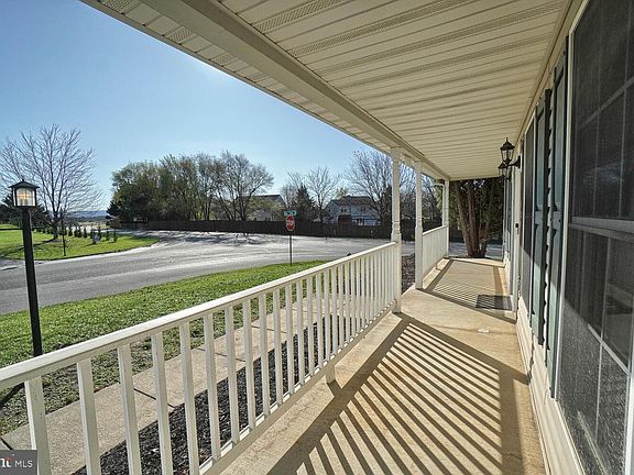 3rd image of 10200 Bear Creek Dr