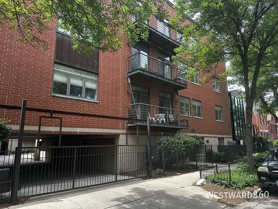 1830 N Winchester Ave #315