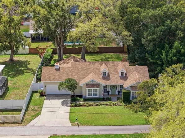 2004 Russell Dr, Tampa, FL 33618