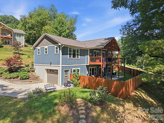 5th image of 34 Aster Ridge Dr